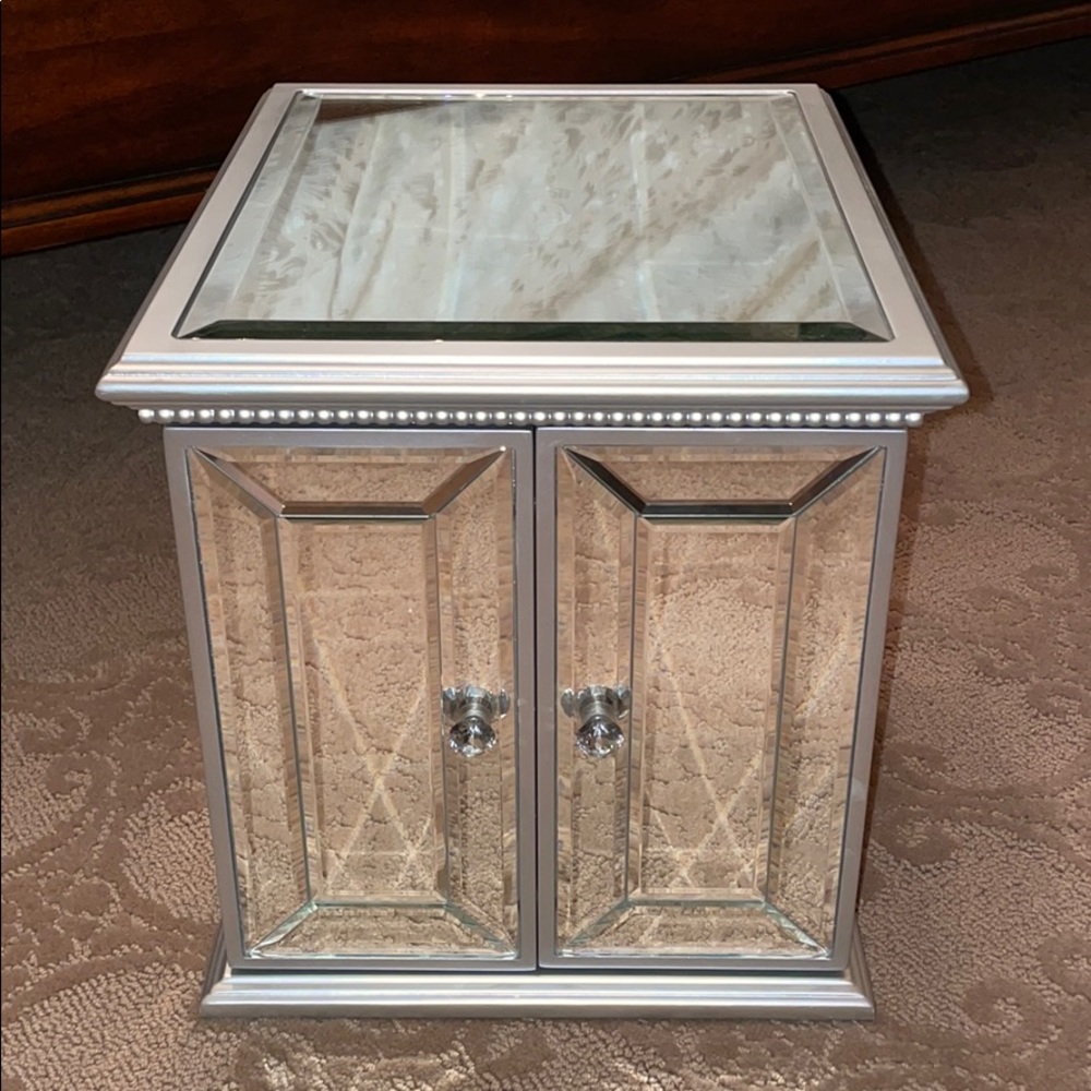 Frontgate jewelry box